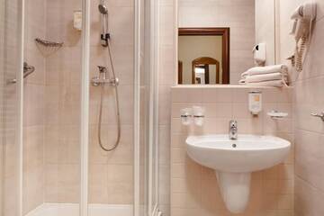 Фото номера Стандартный двухместный номер с 1 кроватью Отель Hotel Magellan г. Bronisławów 3